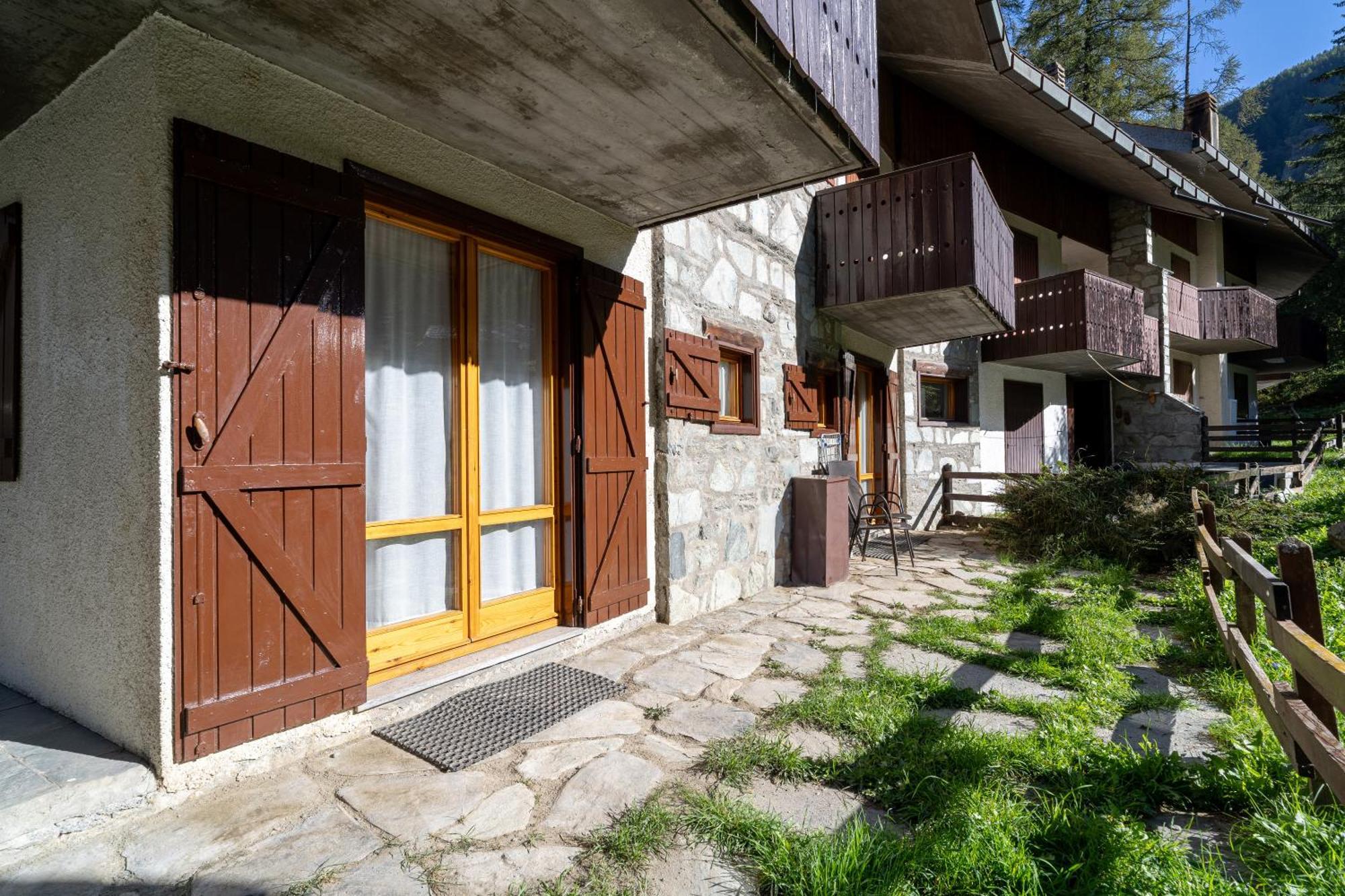 Champoluc Apartment Exterior photo